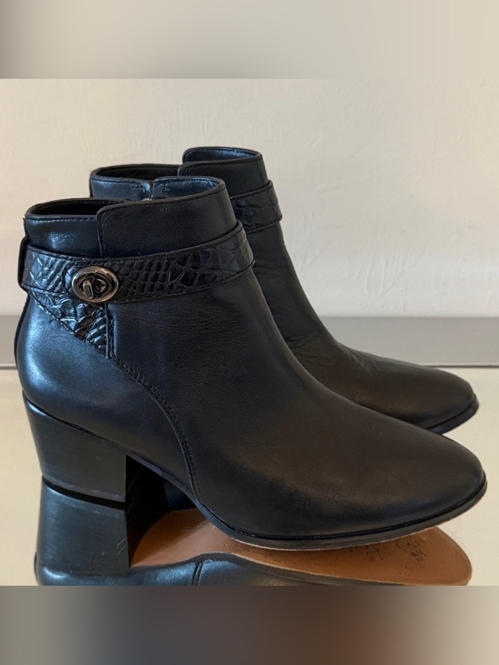 COACH Patricia Black Leather Ankle Boots Turnlock Block Heel Booties Size 6 - Picture 4 of 16